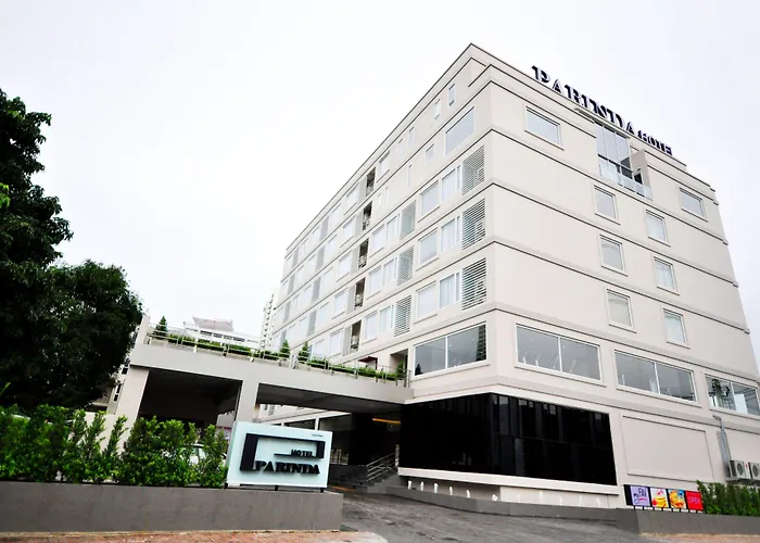 Hotel con piscina: Parinda Hotel