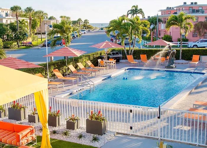 Beach hotel: St. Pete Beach Suites