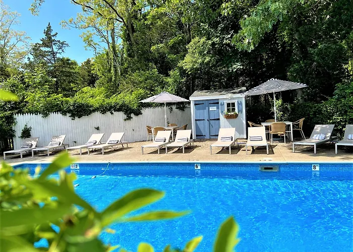 Seagrove Suites & Guest Rooms