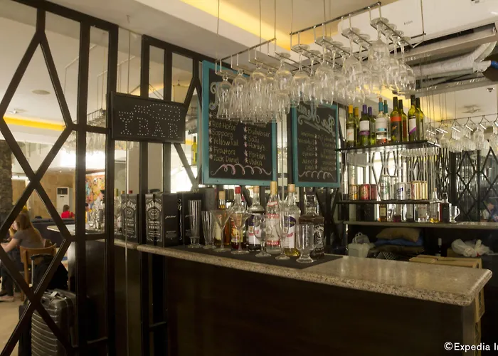 Hôtel Ping Pong: Regency Grand Suites