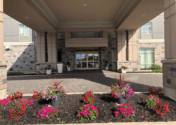 Pet Friendly hotel: Holiday Inn Express Thunder Bay By Ihg
