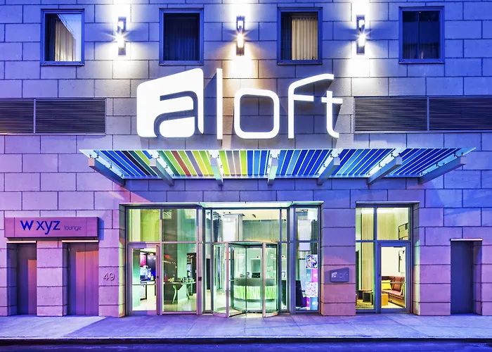 Pet Friendly hotel: Aloft Manhattan Downtown - Financial District