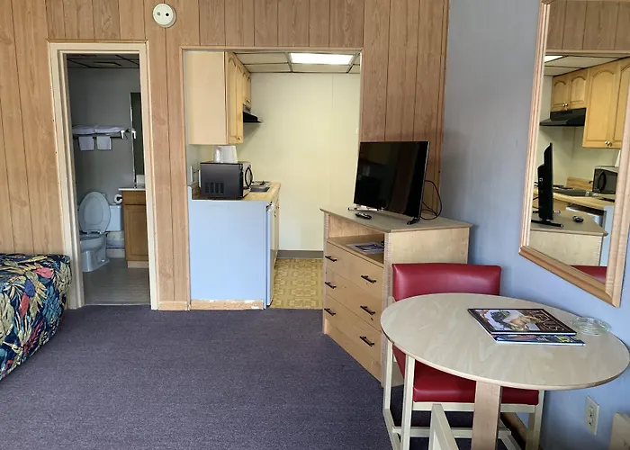 B&B only: Macthrift Motor Inn