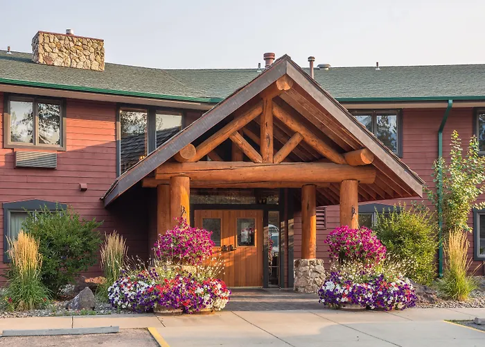 Hotel with pool: Lodge At Palmer Gulch