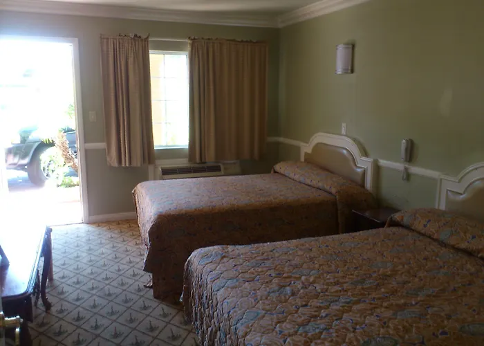 Santa Ana Travel Inn