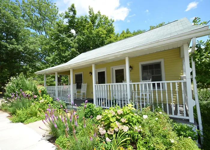 Pet Friendly hotel: Grant Street Inn - Bloomington