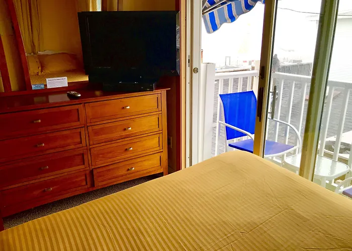 Family Hotel: The Moulton Hotel