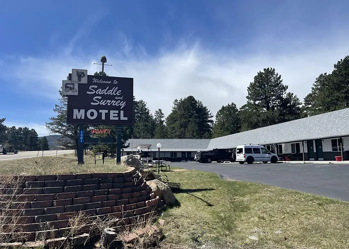 Saddle & Surrey Motel