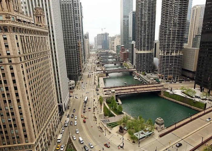 3 star hotels Hampton Inn Chicago Downtown/N Loop/Michigan Ave