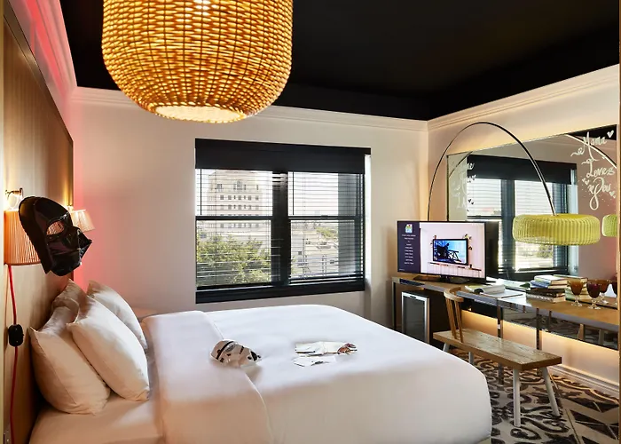 Hotel cerca del colegio: Mama Shelter La Hollywood