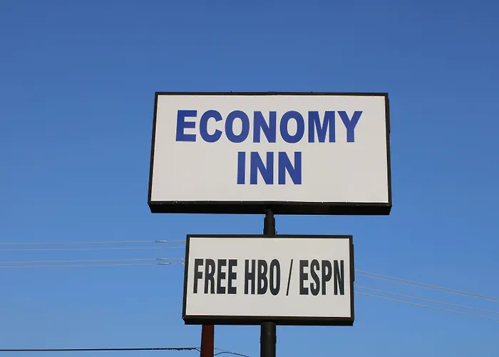 Airport Hotel: Economy Inn