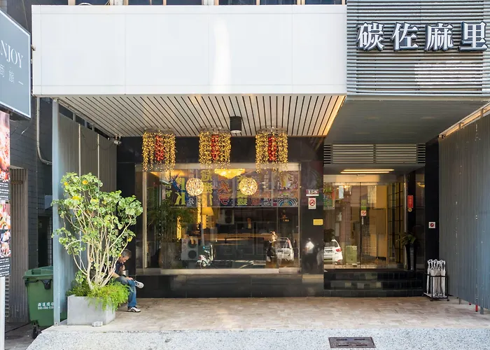 Just Enjoy Business Hotel