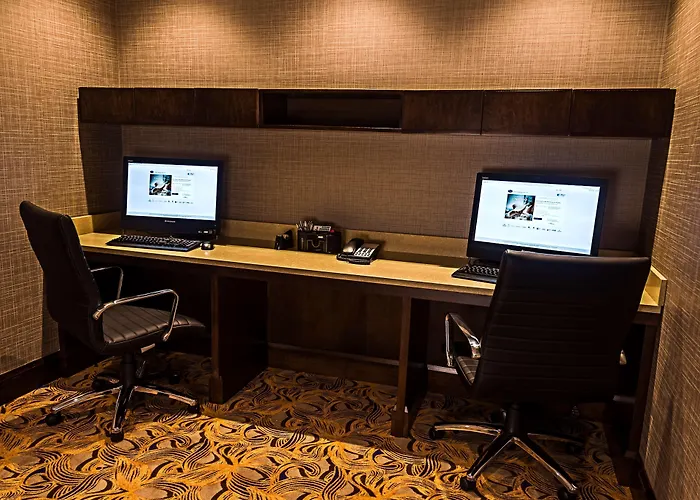 Cheap hotel: Hampton Inn By Hilton Ottawa Airport