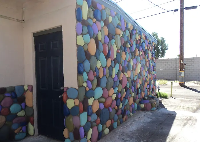 Travelers Bed & Breakfast Hostel