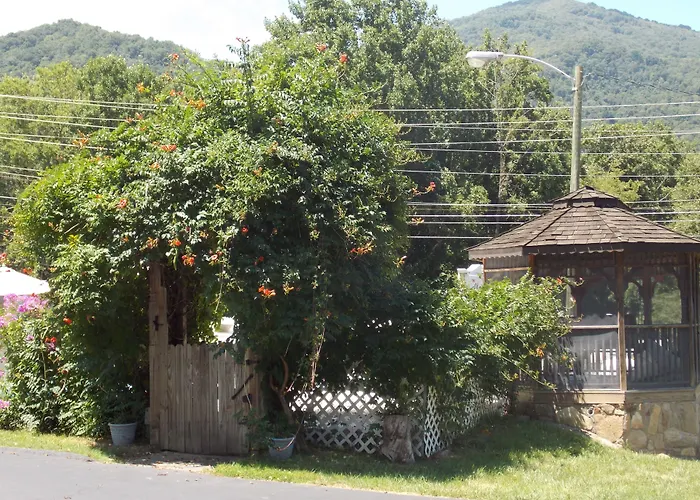 Clarketon Motel - Maggie Valley