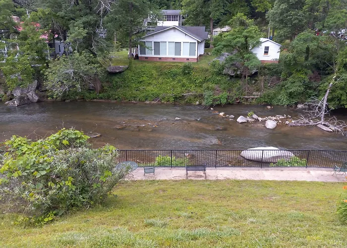 Carter Lodge - On The River