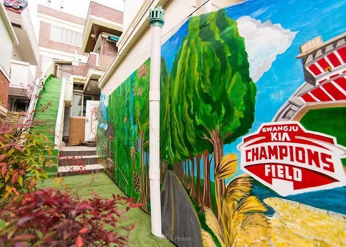 Guest house: Pedro'S House - Foreigners Only