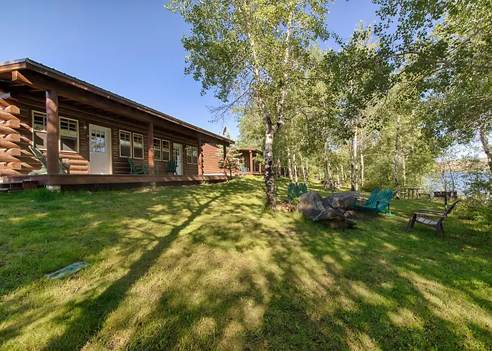 Pet Friendly hotel: Lakeside Lodge Resort And Marina