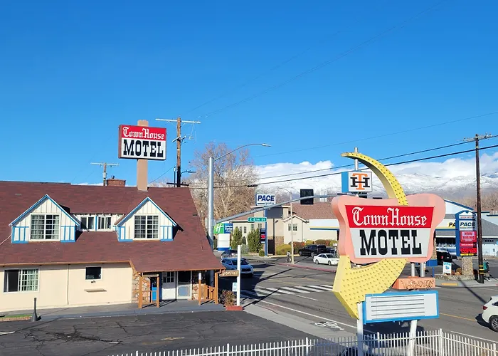 Townhouse Motel