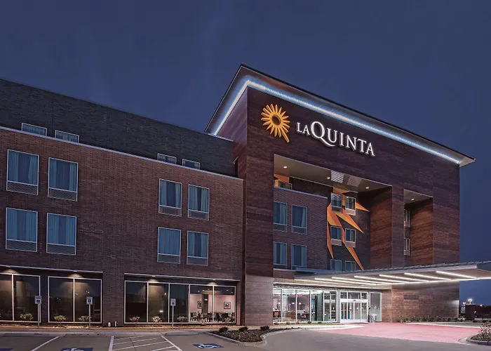 3 star hotels La Quinta By Wyndham Dallas Grand Prairie North