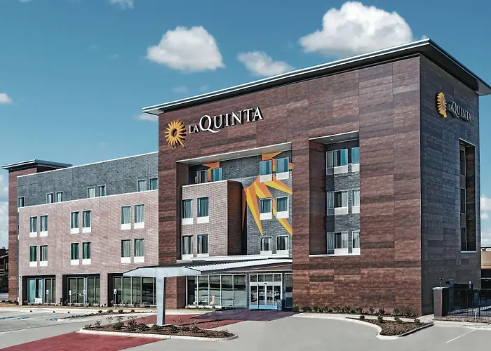 3 star hotels La Quinta By Wyndham Dallas Grand Prairie North