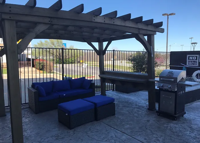 3 star hotels La Quinta By Wyndham Dallas Grand Prairie North