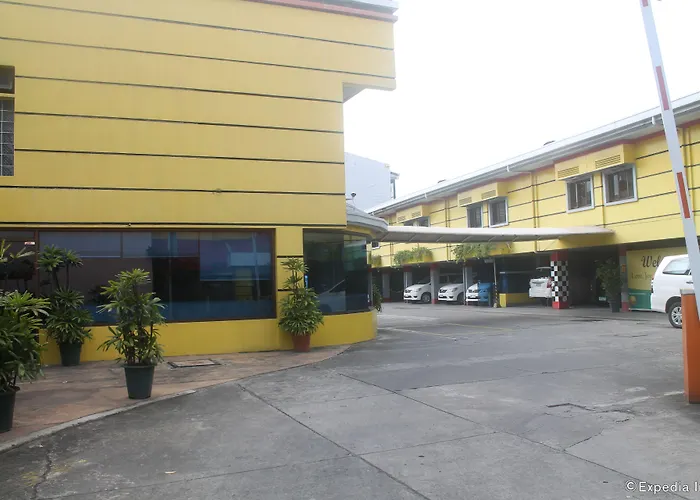 Сity center hotels Park Bed And Breakfast Pasay