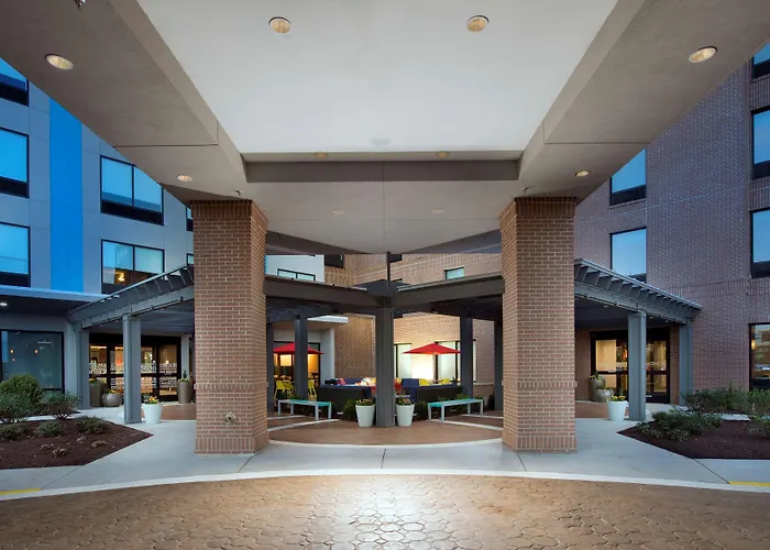 Hotels with tennis Tru By Hilton Murfreesboro, Tn