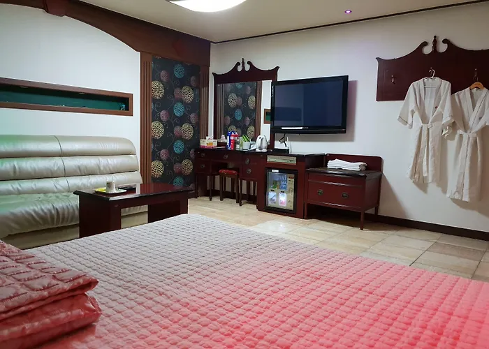 Plus Motel