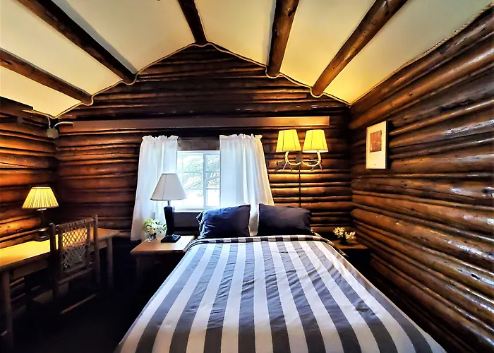 Vacation home: Log Cabin Motel