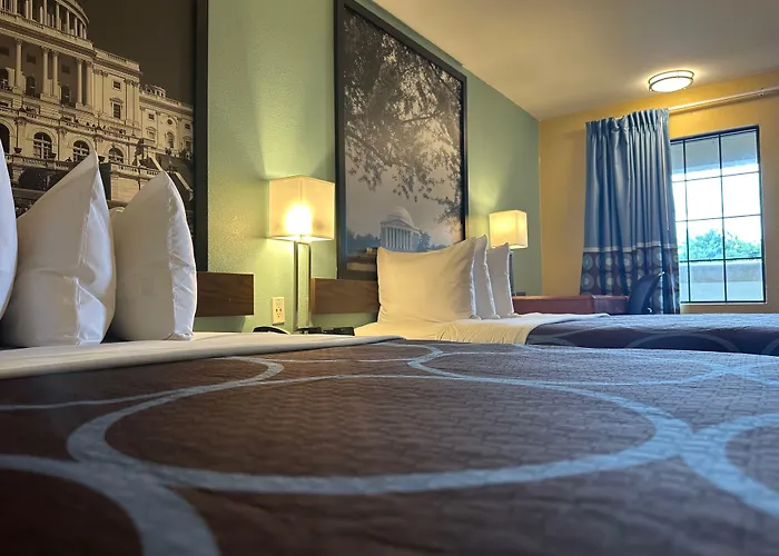Super 8 By Wyndham Westend Alexandria,Va Washington Dc Area