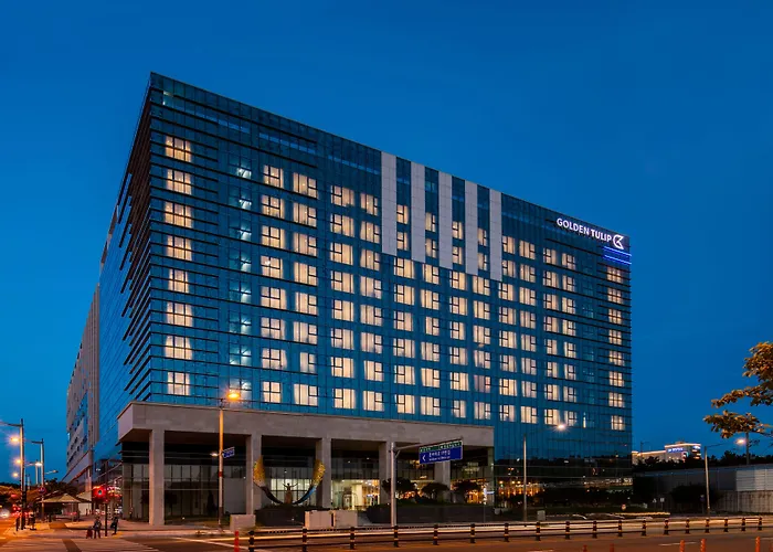 4 star hotel: Golden Tulip Incheon Airport Hotel