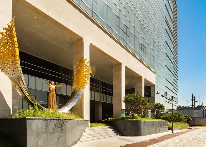 4 star hotel: Golden Tulip Incheon Airport Hotel