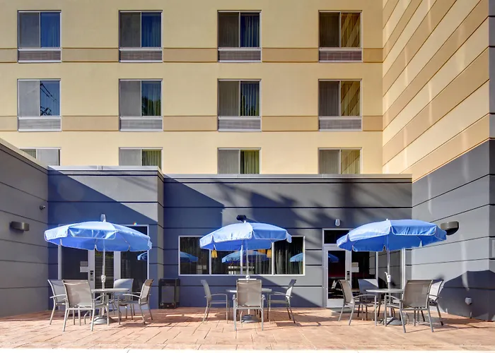 Pet Friendly hotel: Fairfield Inn & Suites By Marriott Asheville Tunnel Road