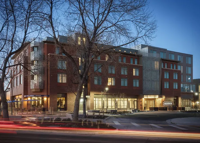 Resort: The Elizabeth Hotel, Autograph Collection