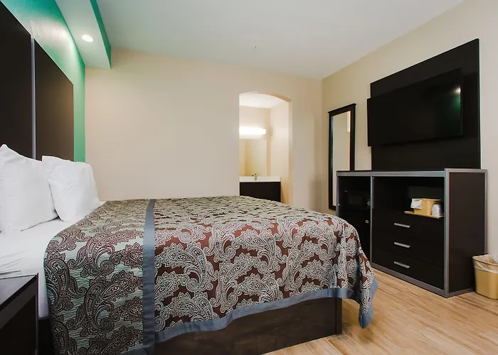 Crystal Inn - Willowbrook Mall