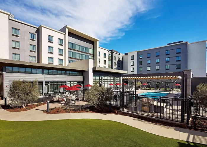 Ping pong hotels Hampton Inn Long Beach Airport, Ca