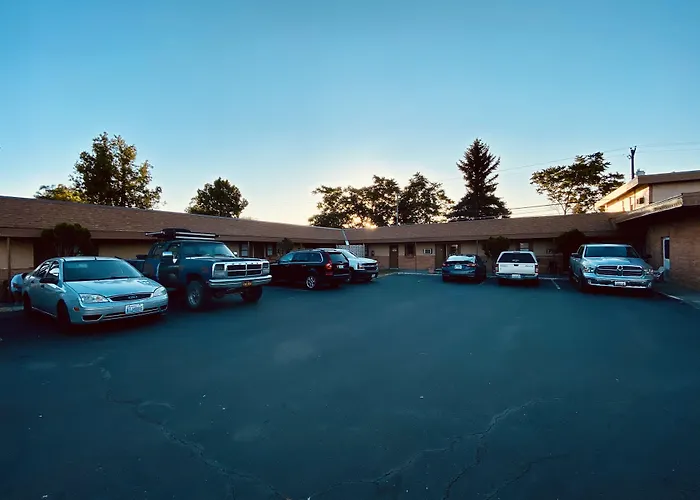 Lakeside Motel