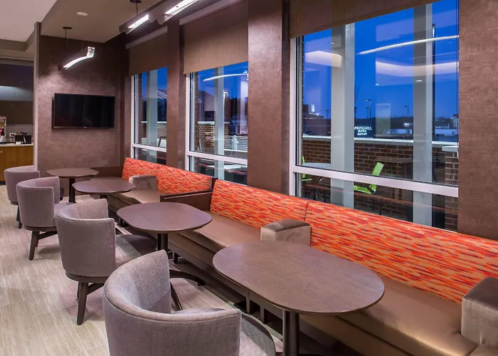 Springhill Suites By Marriott Airport