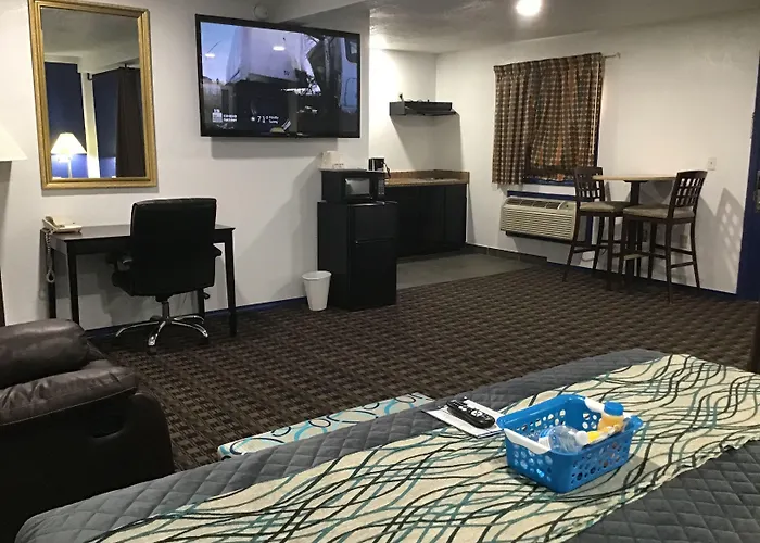 Budget Inn & Suites