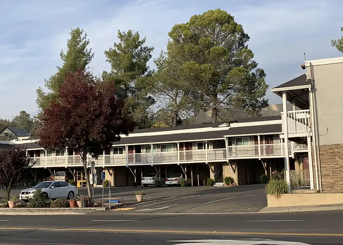 Hotel: Elmwood Motel