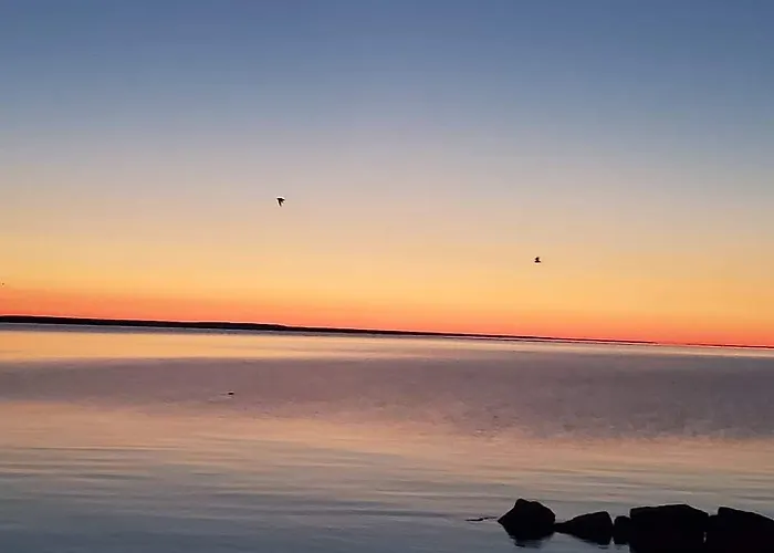 Bayview Lakefront Inn