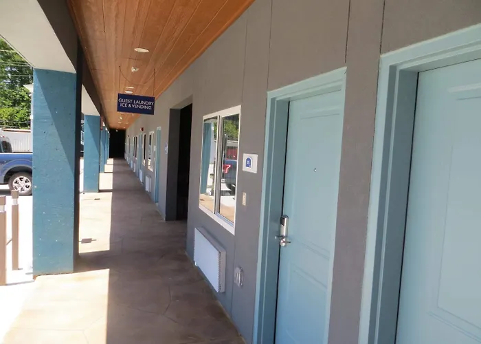 Cheap hotel: Hotel Blue - Woodlands