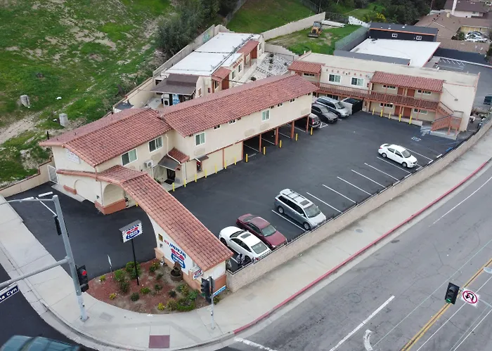 New American Inn & Suites