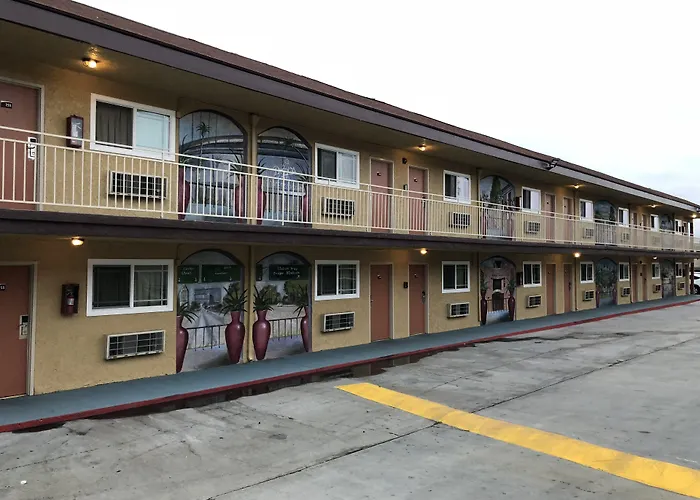 Los Angeles Inn & Suites - Lax