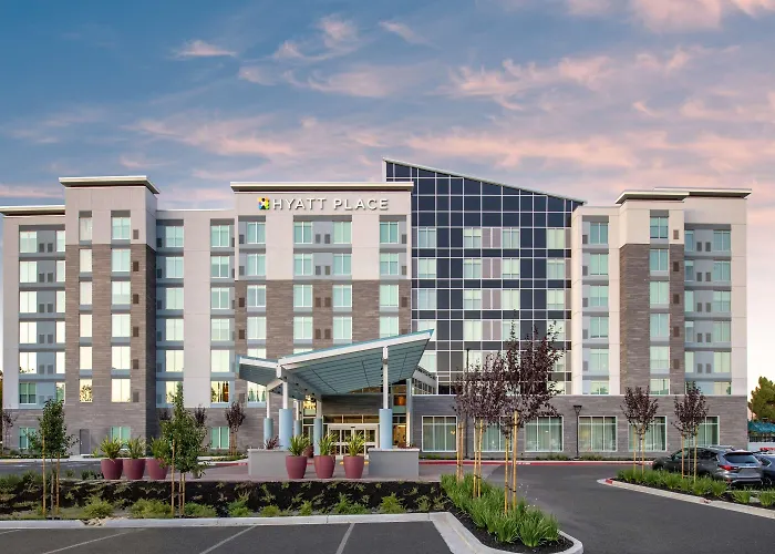 Hyatt Place Airport
