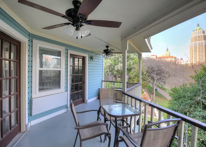 Bed and Breakfast Inn On The Riverwalk