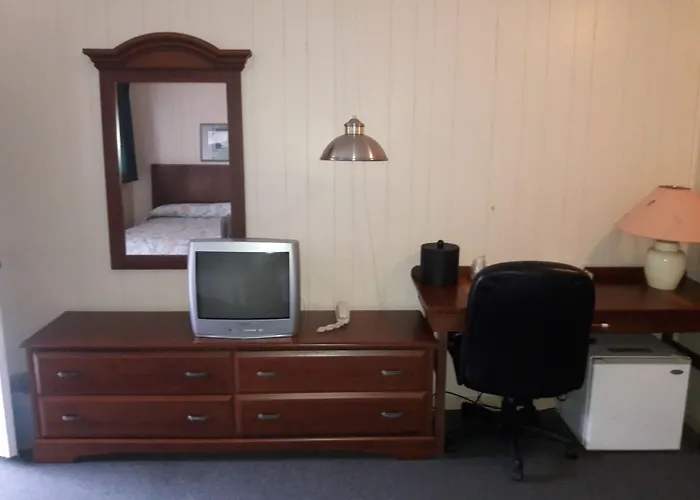 Cheap hotels Catskill Motor Court