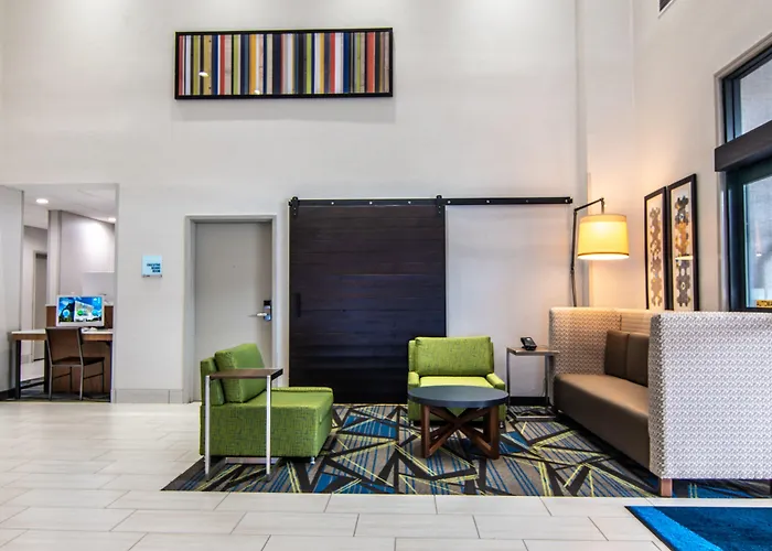 Family Friendly Hotels Holiday Inn Express & Suites - Indianapolis Northwest By Ihg