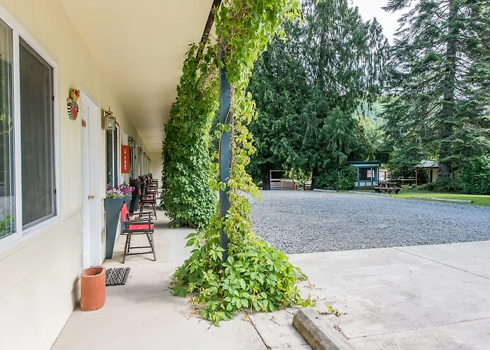 B&B only: Emerald Valley Inn